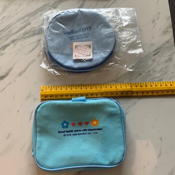 VINTAGE 1995 BRAND NEW HELLO KITTY MAKE UP NURSE POUCHES (SET OF 2) - Picture 2 of 14